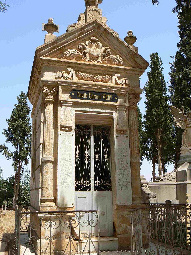 HAMMAM BOU HADJAR 2009 LE CIMETIERE   (17).jpg